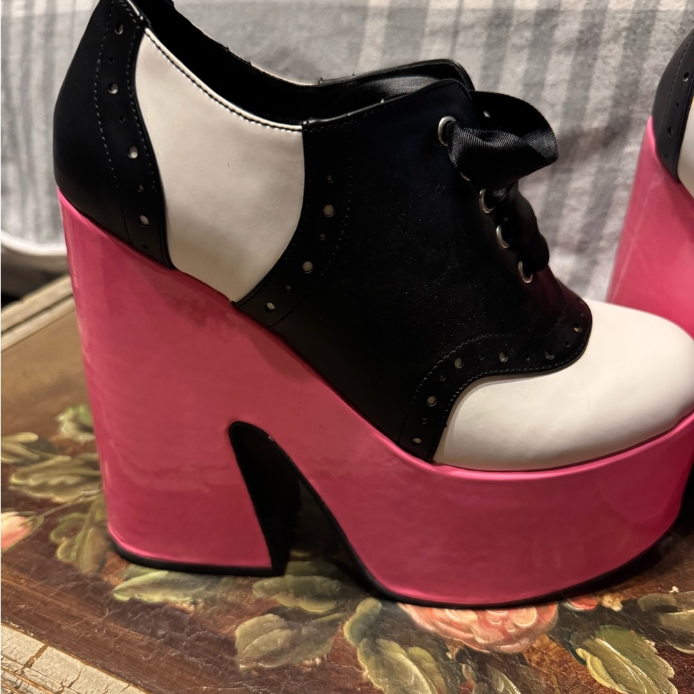 DOLLS KILL Pink and Black Charla Tedrick RITCHIE Saddle shoe Platforms size 10 - Picture 7 of 11